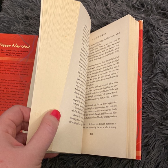 Fleece Navidad BOOK - Picture 4 of 6